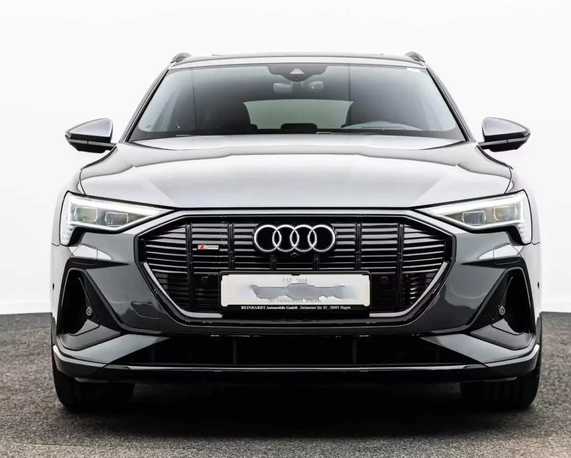 55 Quattro S-LINE 95 kWh (300kW/408pk) ** S-LINE, LEDER, ACC, HuD, PANORAMA, 20-inch LMV, ** 1e EIG - UNFALLFREI ** ** INFORMEER OOK NAAR ONZE AANTREKKELIJKE FINANCIAL-LEASE TARIEVEN **