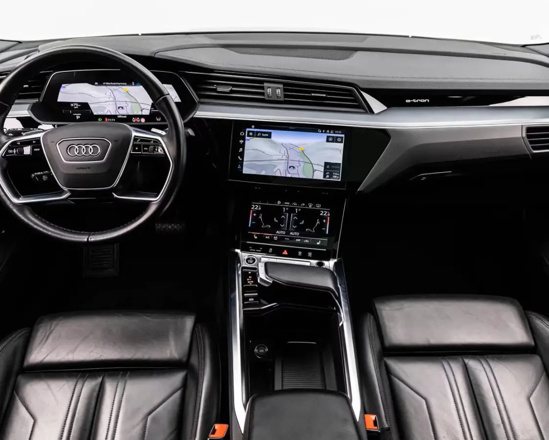 55 Quattro S-LINE 95 kWh (300kW/408pk) ** S-LINE, LEDER, ACC, HuD, PANORAMA, 20-inch LMV, ** 1e EIG - UNFALLFREI ** ** INFORMEER OOK NAAR ONZE AANTREKKELIJKE FINANCIAL-LEASE TARIEVEN **
