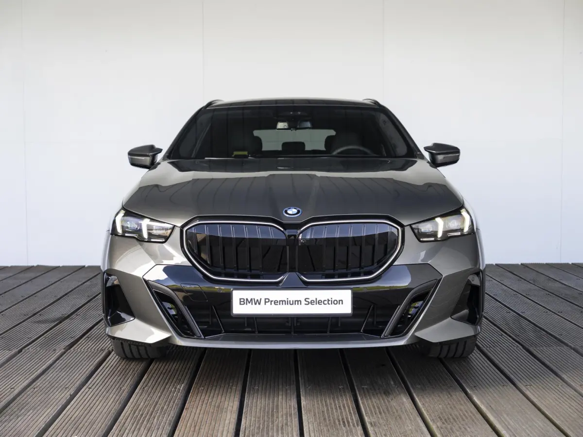 530e | M Sportpakket Pro | Innovation Pack | Stuurwielrand verwarmd | Comfort Access | Panoramadak | Stoelventilatie | Bowers & Wilkins | 21''