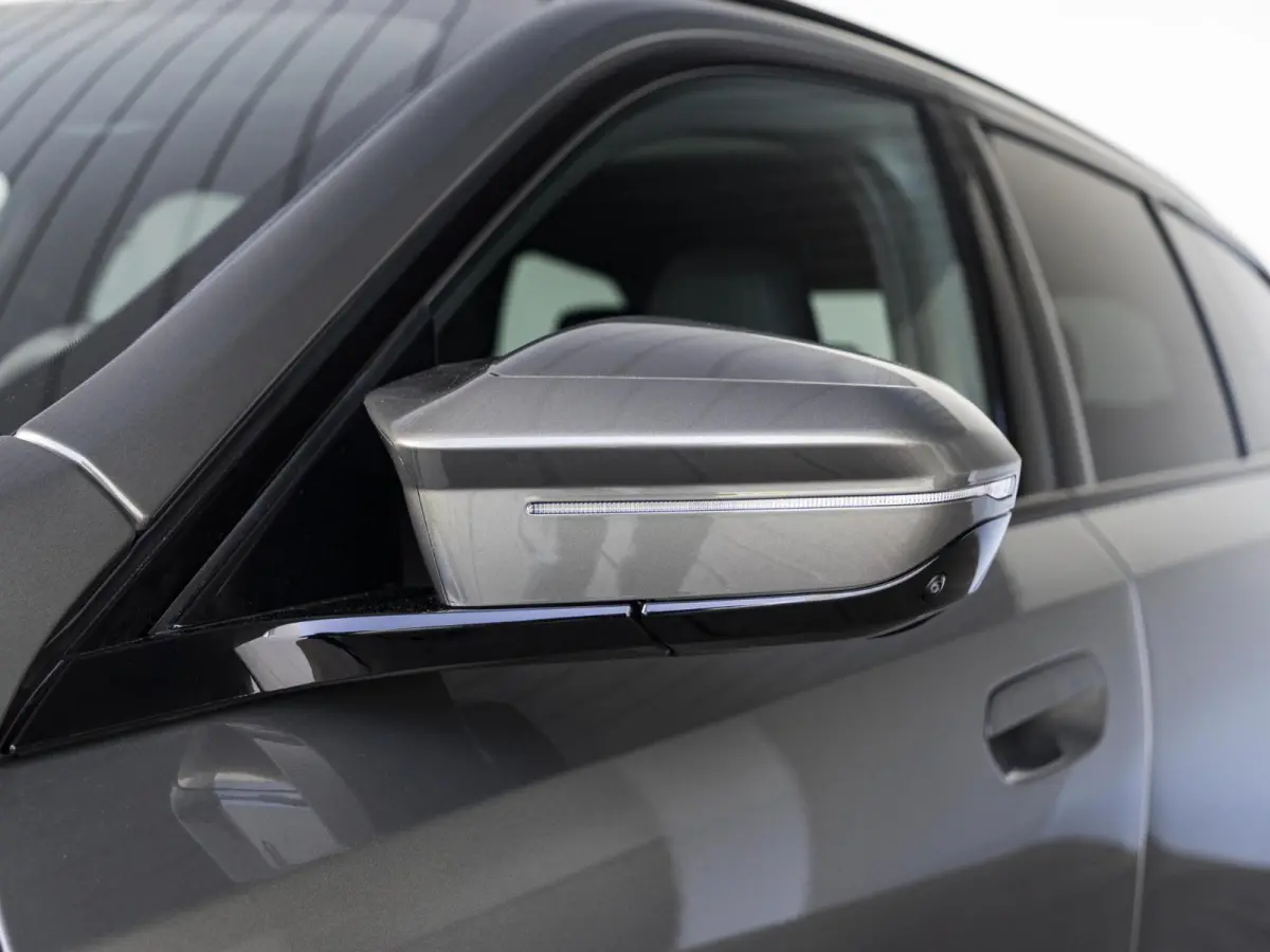 530e | M Sportpakket Pro | Innovation Pack | Stuurwielrand verwarmd | Comfort Access | Panoramadak | Stoelventilatie | Bowers & Wilkins | 21''