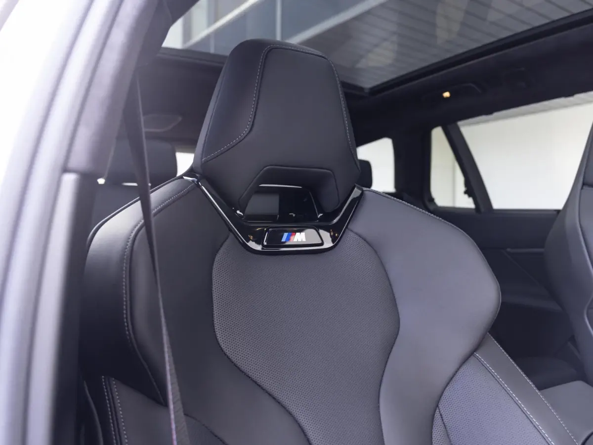 530e | M Sportpakket Pro | Innovation Pack | Stuurwielrand verwarmd | Comfort Access | Panoramadak | Stoelventilatie | Bowers & Wilkins | 21''