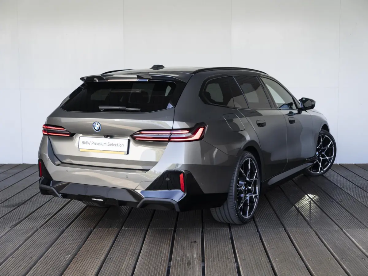 530e | M Sportpakket Pro | Innovation Pack | Stuurwielrand verwarmd | Comfort Access | Panoramadak | Stoelventilatie | Bowers & Wilkins | 21''