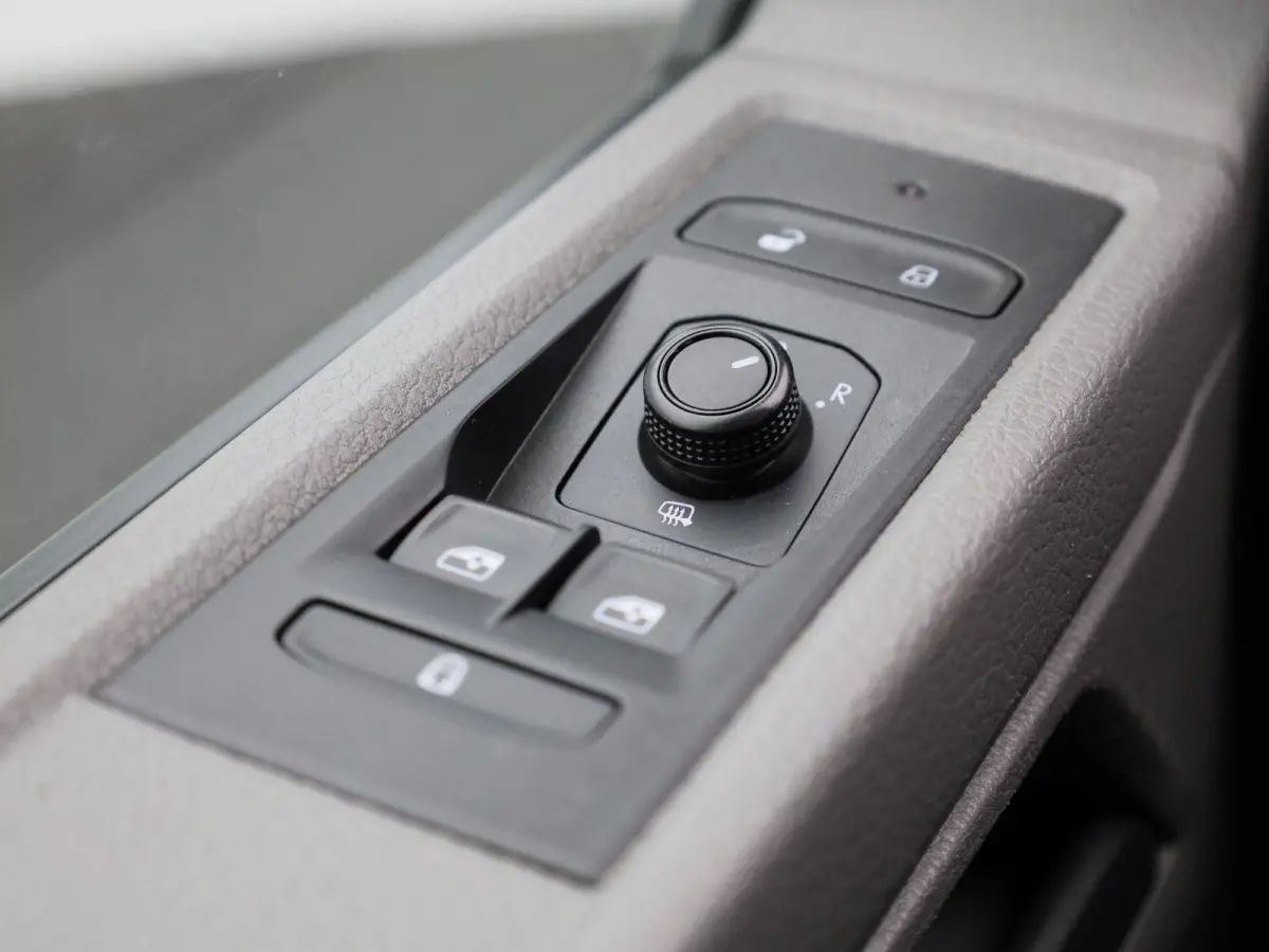 2.0 TDI L1H1 150PK | Automaat | Navigatie | Airco | Verwarmbare Voorruit | Multifunctioneel Stuurwiel | Cruise Control | Parkeerhulp Achter | DAB+ | Sortimo |