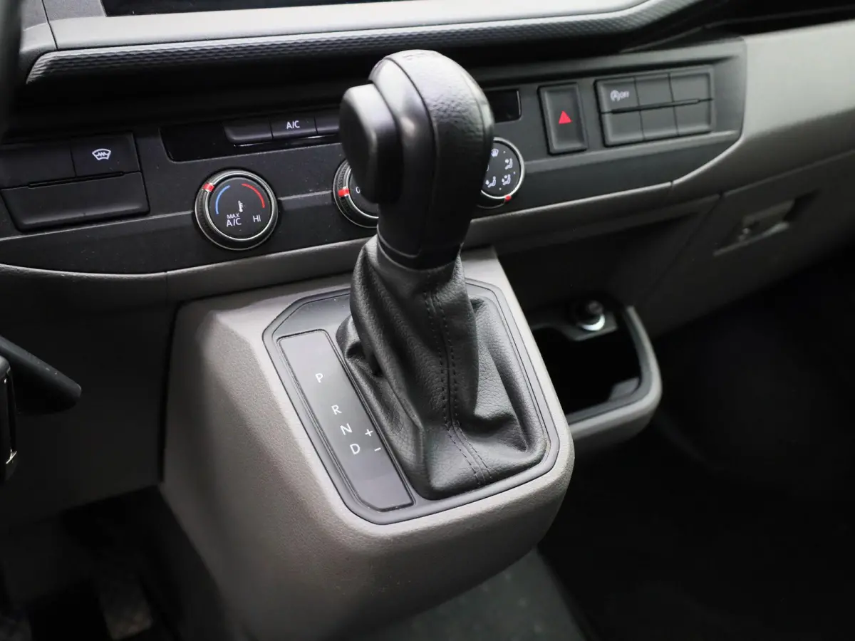 2.0 TDI L1H1 150PK | Automaat | Navigatie | Airco | Verwarmbare Voorruit | Multifunctioneel Stuurwiel | Cruise Control | Parkeerhulp Achter | DAB+ | Sortimo |
