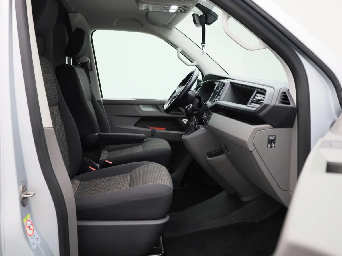 2.0 TDI L1H1 150PK | Automaat | Navigatie | Airco | Verwarmbare Voorruit | Multifunctioneel Stuurwiel | Cruise Control | Parkeerhulp Achter | DAB+ | Sortimo |