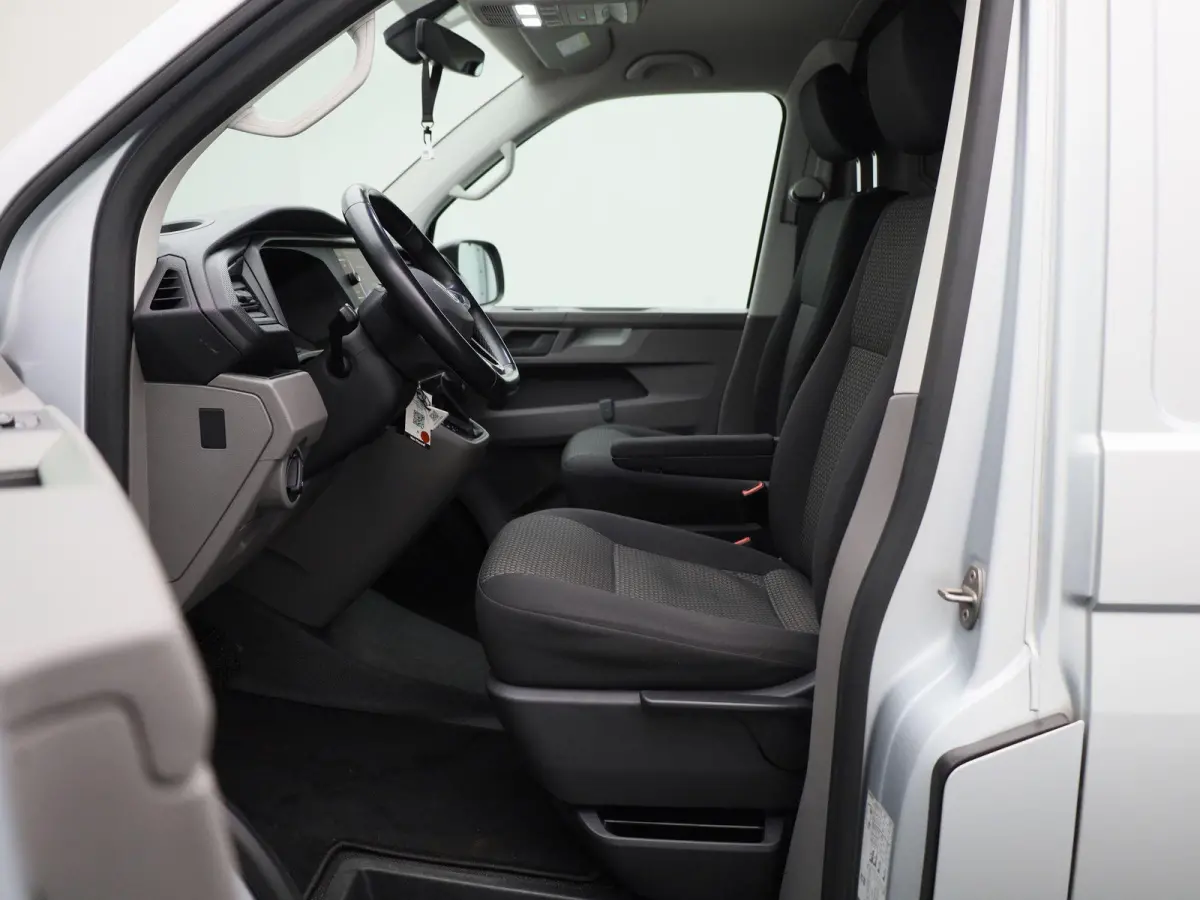 2.0 TDI L1H1 150PK | Automaat | Navigatie | Airco | Verwarmbare Voorruit | Multifunctioneel Stuurwiel | Cruise Control | Parkeerhulp Achter | DAB+ | Sortimo |