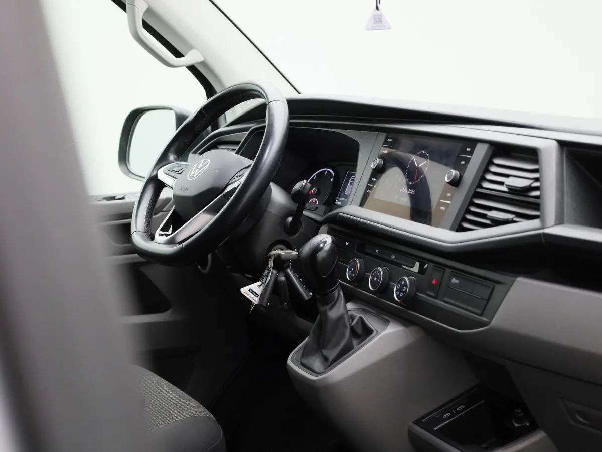 2.0 TDI L1H1 150PK | Automaat | Navigatie | Airco | Verwarmbare Voorruit | Multifunctioneel Stuurwiel | Cruise Control | Parkeerhulp Achter | DAB+ | Sortimo |