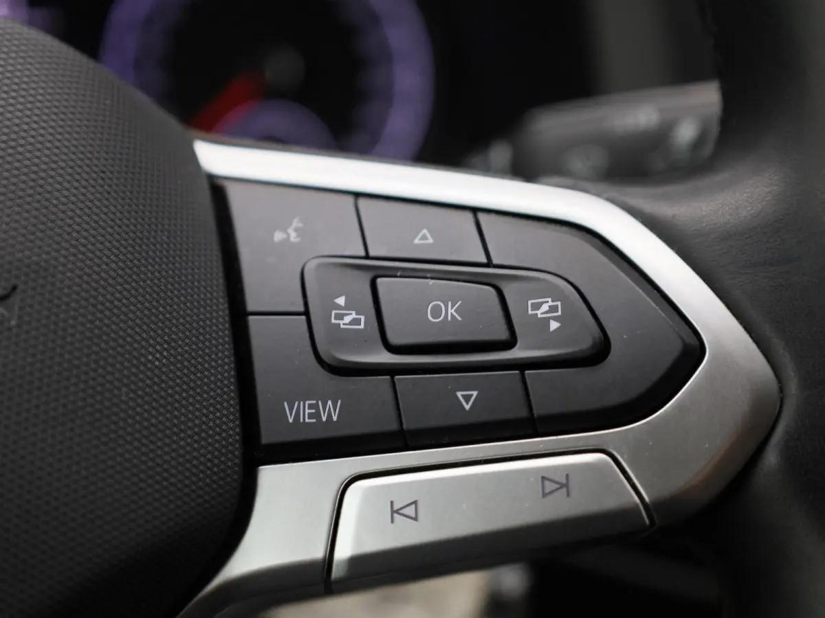 2.0 TDI L1H1 150PK | Automaat | Navigatie | Airco | Verwarmbare Voorruit | Multifunctioneel Stuurwiel | Cruise Control | Parkeerhulp Achter | DAB+ | Sortimo |