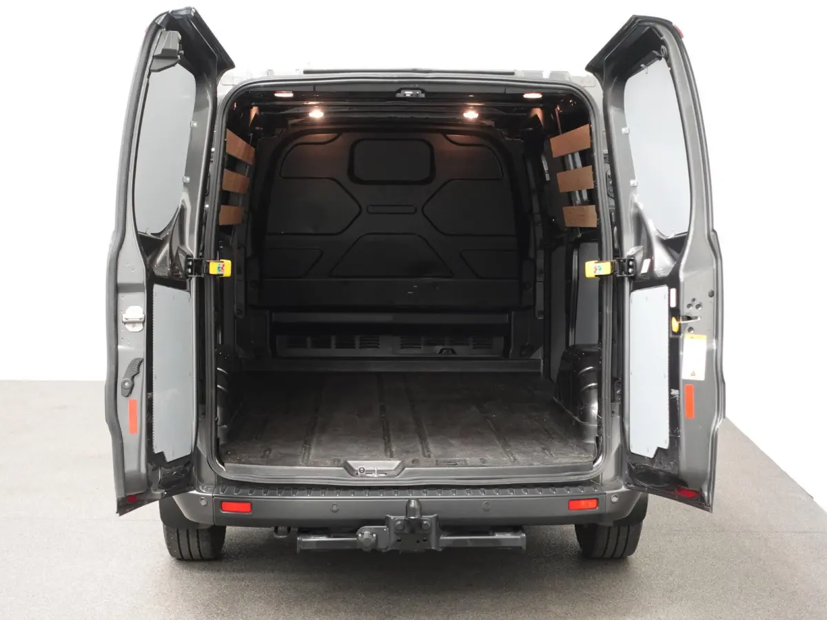 300 2.0 TDCI 130pk L2H1 Trend Automaat Airco Navigatie Cruisecontrol Camera Parkeersensoren Trekhaak Betimmering