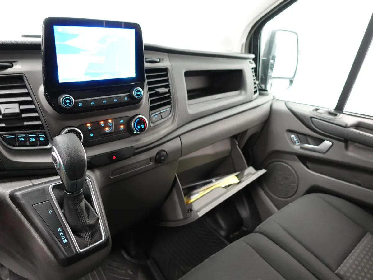 300 2.0 TDCI 130pk L2H1 Trend Automaat Airco Navigatie Cruisecontrol Camera Parkeersensoren Trekhaak Betimmering