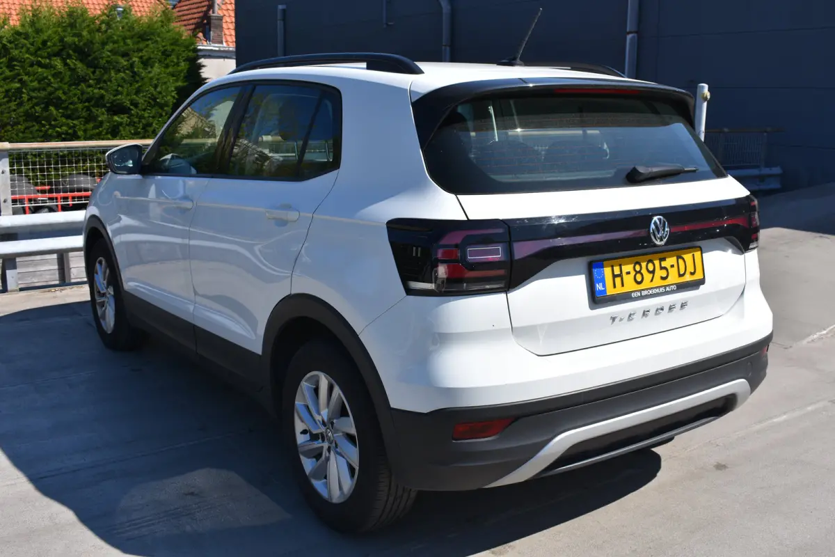 1.0 TSI 95PK Life | ADAPT. CRUISE | AIRCO | LED | BLUETOOTH