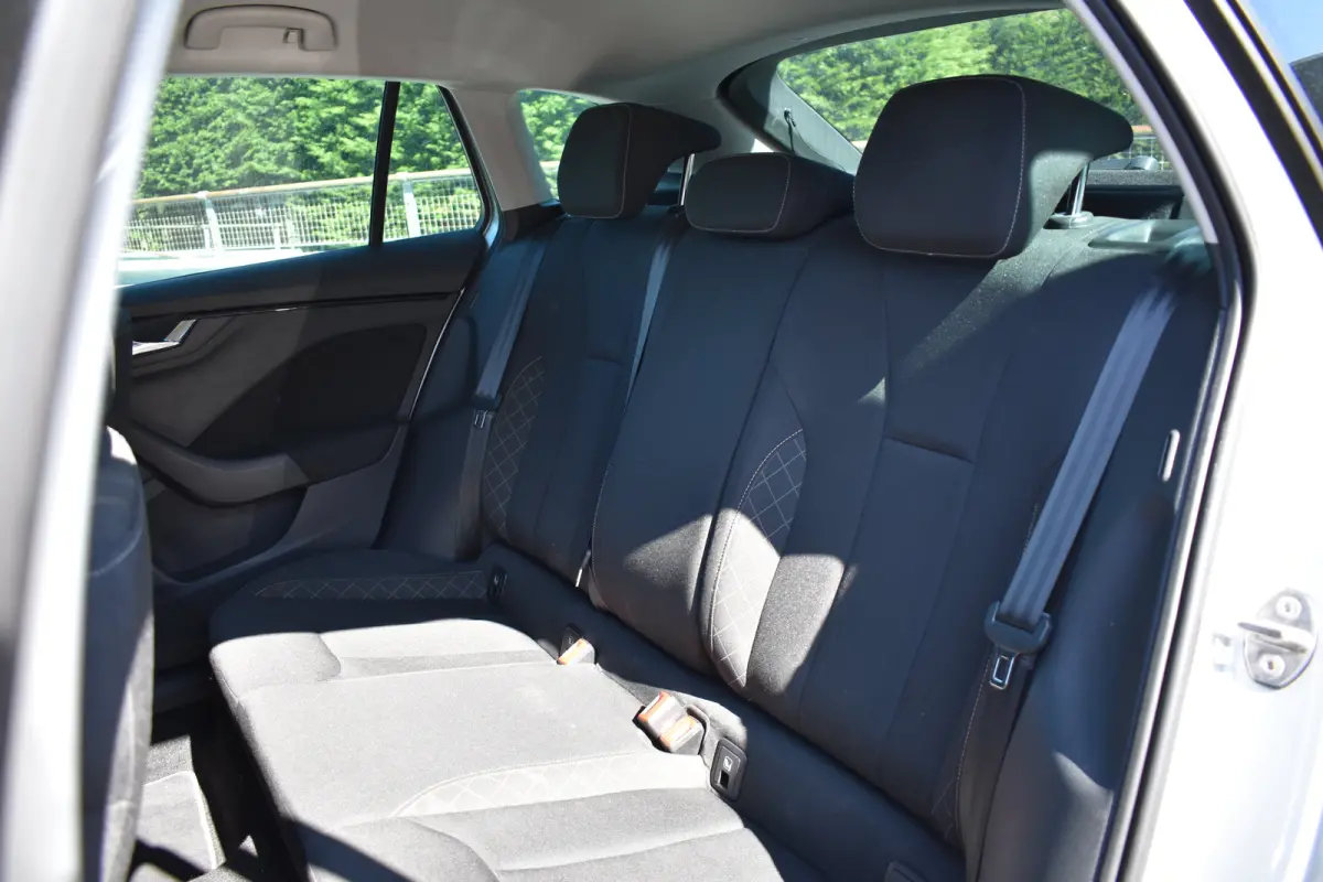1.0 TSI 110PK Ambition | APP. CONNECT | CRUISE CONTROL | FULL LED | CLIMATE CONTROL | DAB+