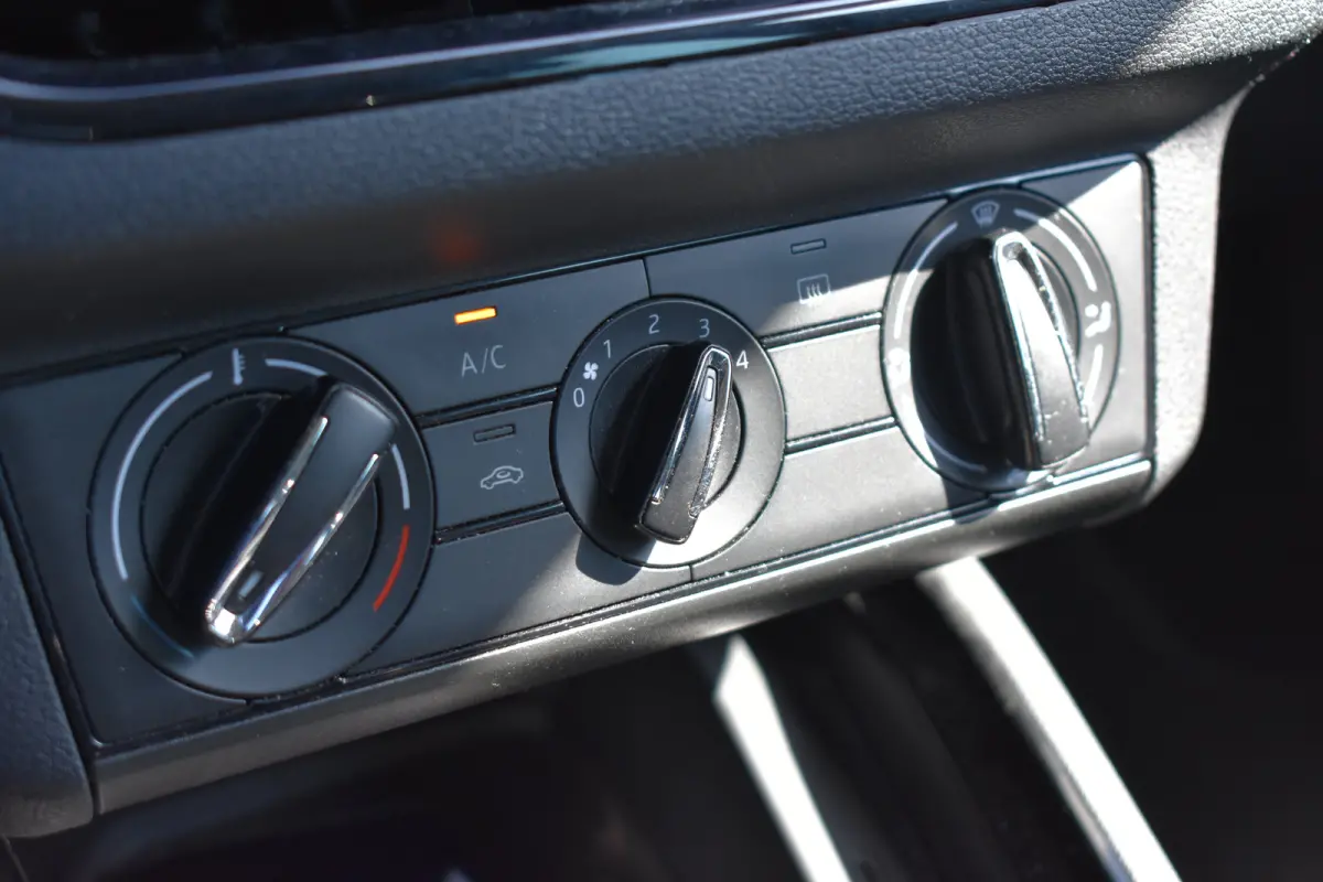 1.0 TSI 110PK Ambition | APP. CONNECT | CRUISE CONTROL | FULL LED | CLIMATE CONTROL | DAB+