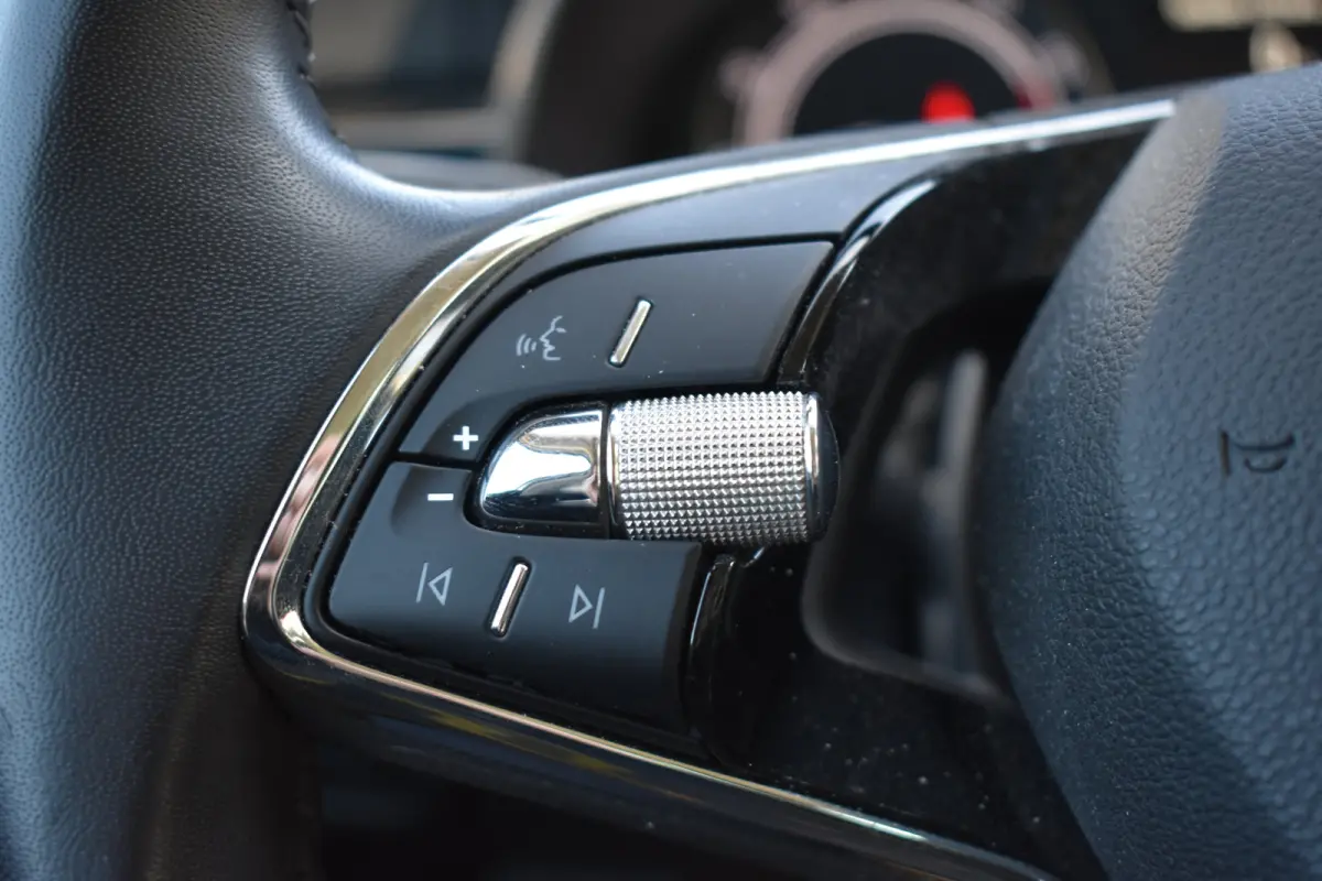 1.0 TSI 110PK Ambition | APP. CONNECT | CRUISE CONTROL | FULL LED | CLIMATE CONTROL | DAB+