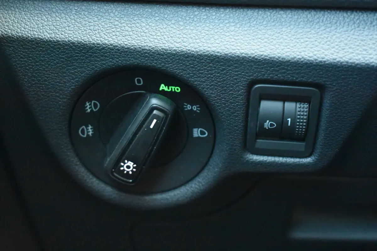 1.0 TSI 110PK Ambition | APP. CONNECT | CRUISE CONTROL | FULL LED | CLIMATE CONTROL | DAB+