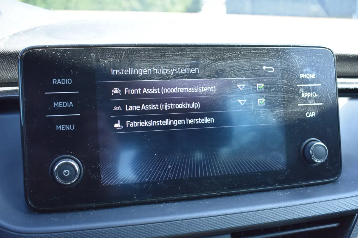 1.0 TSI 110PK Ambition | APP. CONNECT | CRUISE CONTROL | FULL LED | CLIMATE CONTROL | DAB+