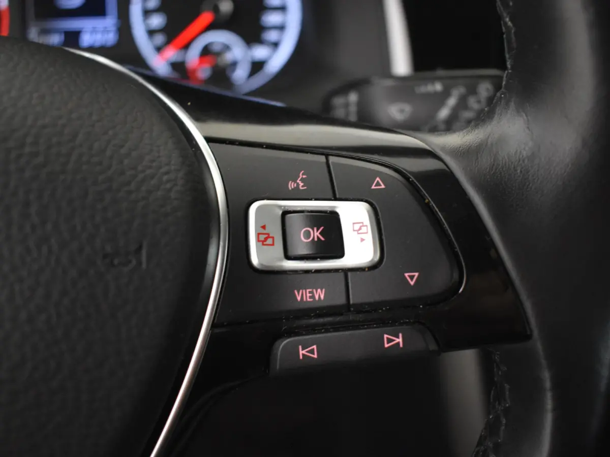 1.0 TSI Comfortline Business | Cruise control adaptief | Navigatie | Apple carplay Android auto | Parkeersensoren V+A |  Airco automatisch | DAB