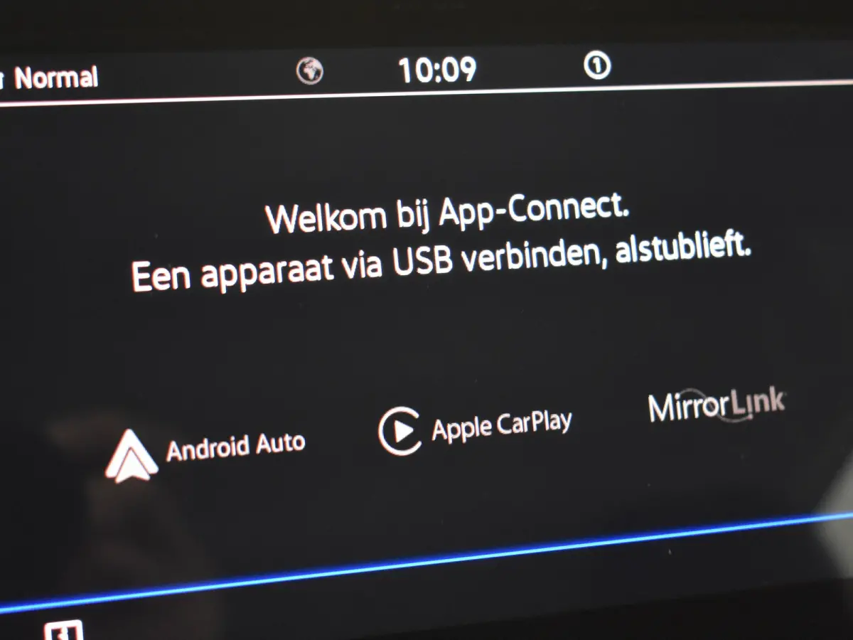 1.0 TSI Comfortline Business | Cruise control adaptief | Navigatie | Apple carplay Android auto | Parkeersensoren V+A |  Airco automatisch | DAB
