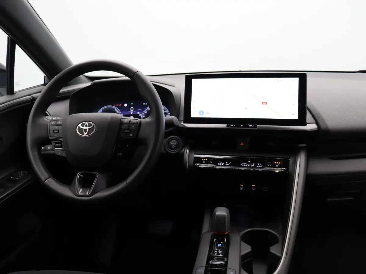 2.0 Plug-in Hybrid 220 First Edition | Stoel- en stuurwielverwarming | Voorruitverwarming | Keyless Entry | All Season Banden |
