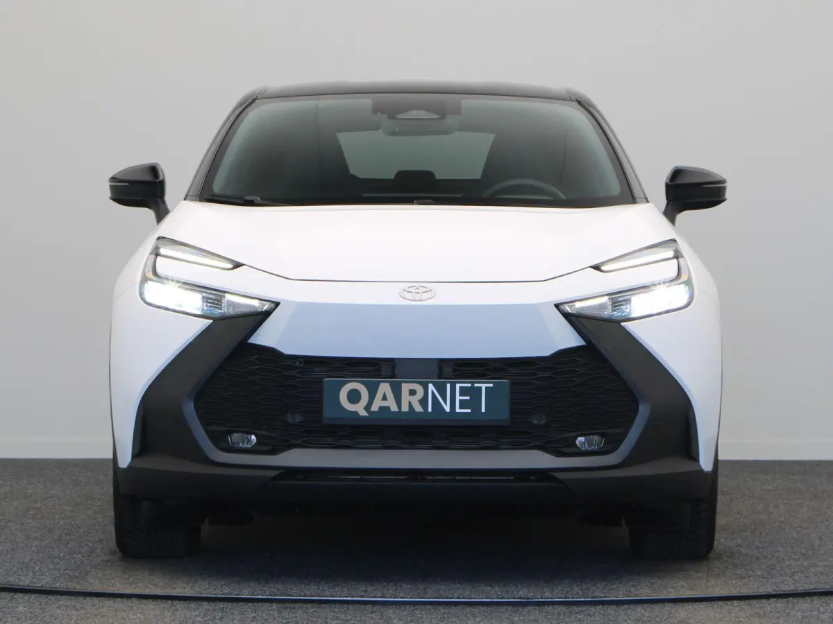 2.0 Plug-in Hybrid 220 First Edition | Stoel- en stuurwielverwarming | Voorruitverwarming | Keyless Entry | All Season Banden |
