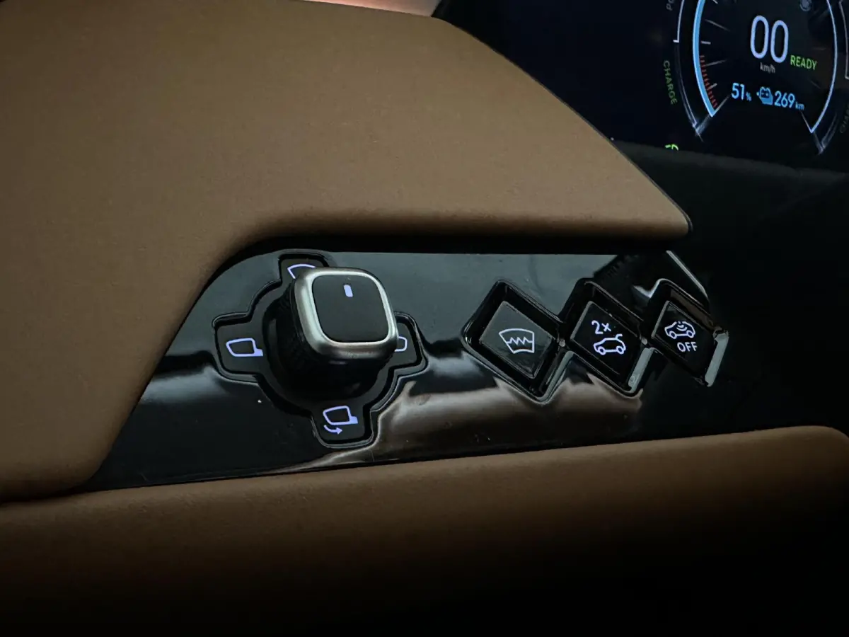 Long Range Étoile Absolute Comfort Tech 97 kWh | Massage Stoelen | Head up Display | adaptive Cruise | FOCAL HIFI