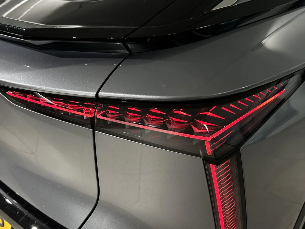 Long Range Étoile Absolute Comfort Tech 97 kWh | Massage Stoelen | Head up Display | adaptive Cruise | FOCAL HIFI