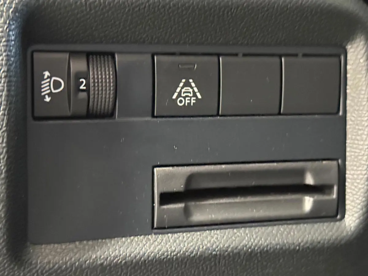 1.2 Hybrid 145 Plus Navi, Camera, stoelverwarming, carplay