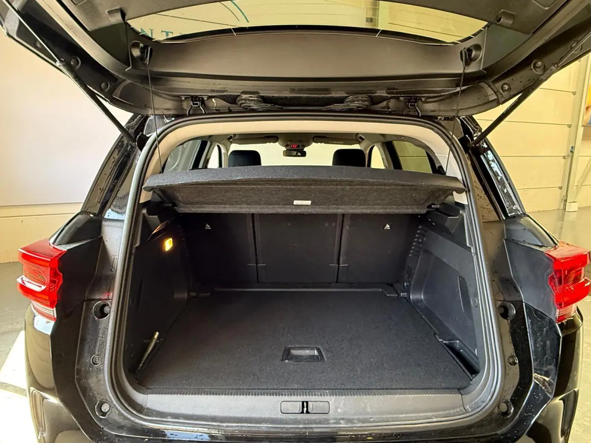 1.2 Hybrid 145 Plus Navi, Camera, stoelverwarming, carplay