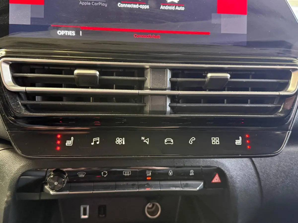 1.2 Hybrid 145 Plus Navi, Camera, stoelverwarming, carplay