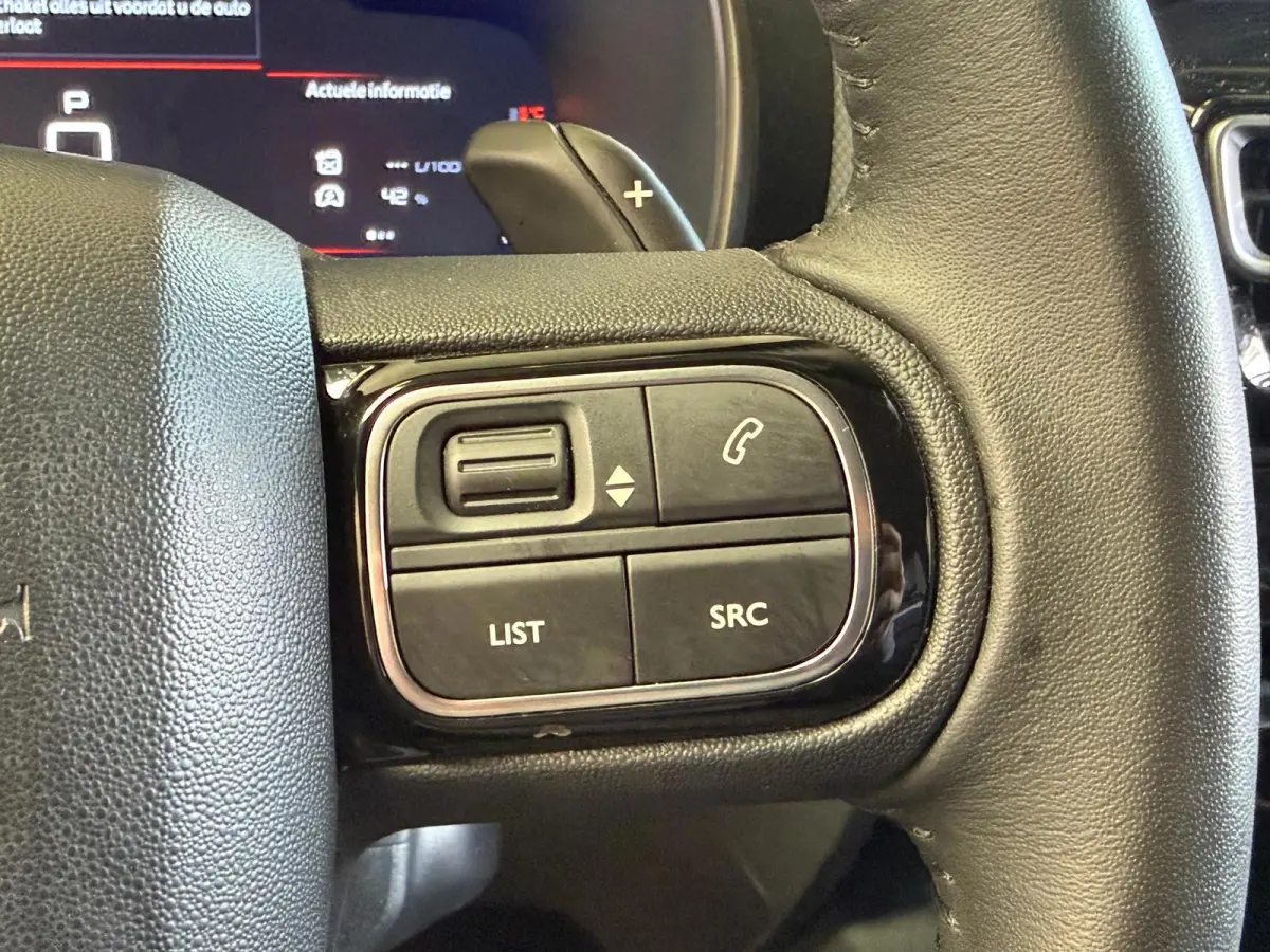 1.2 Hybrid 145 Plus Navi, Camera, stoelverwarming, carplay