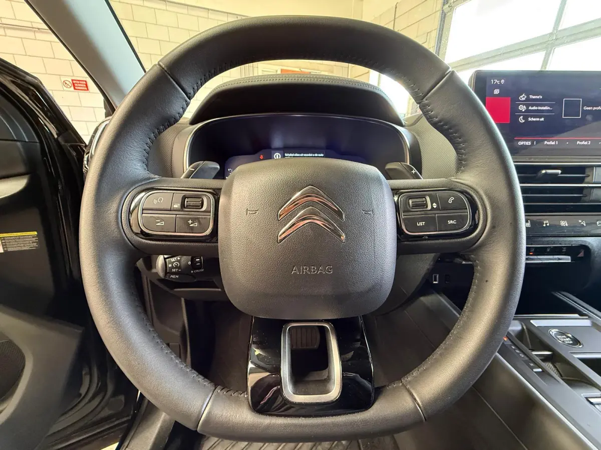 1.2 Hybrid 145 Plus Navi, Camera, stoelverwarming, carplay