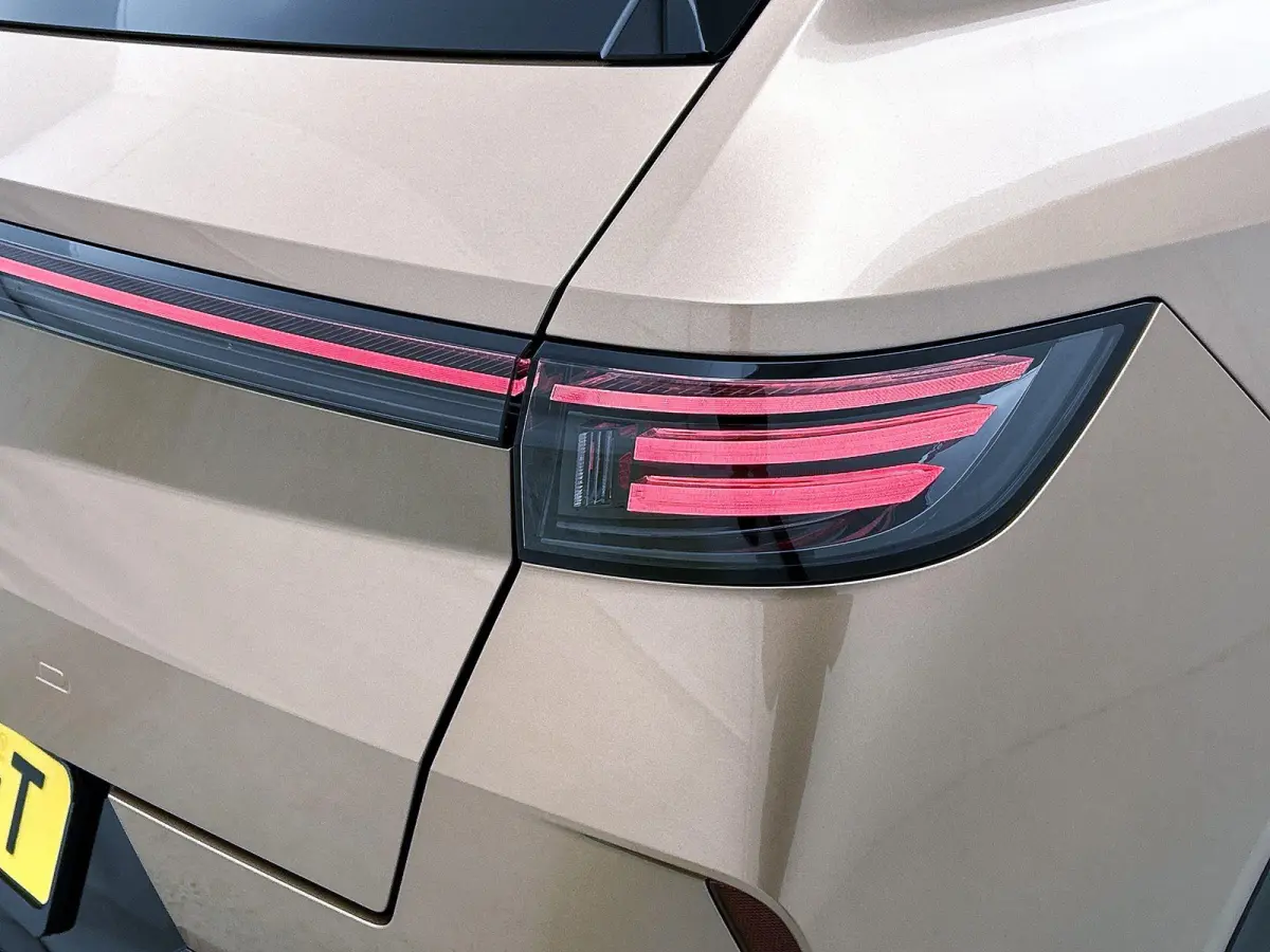 1.6 Plug-in-Hybrid GS 195pk Automaat | 8 JAAR GARANTIE | Schuif-/Kanteldak | Technoloy pakket | 360 Camera | Head-Up Display | Matrix-LED |