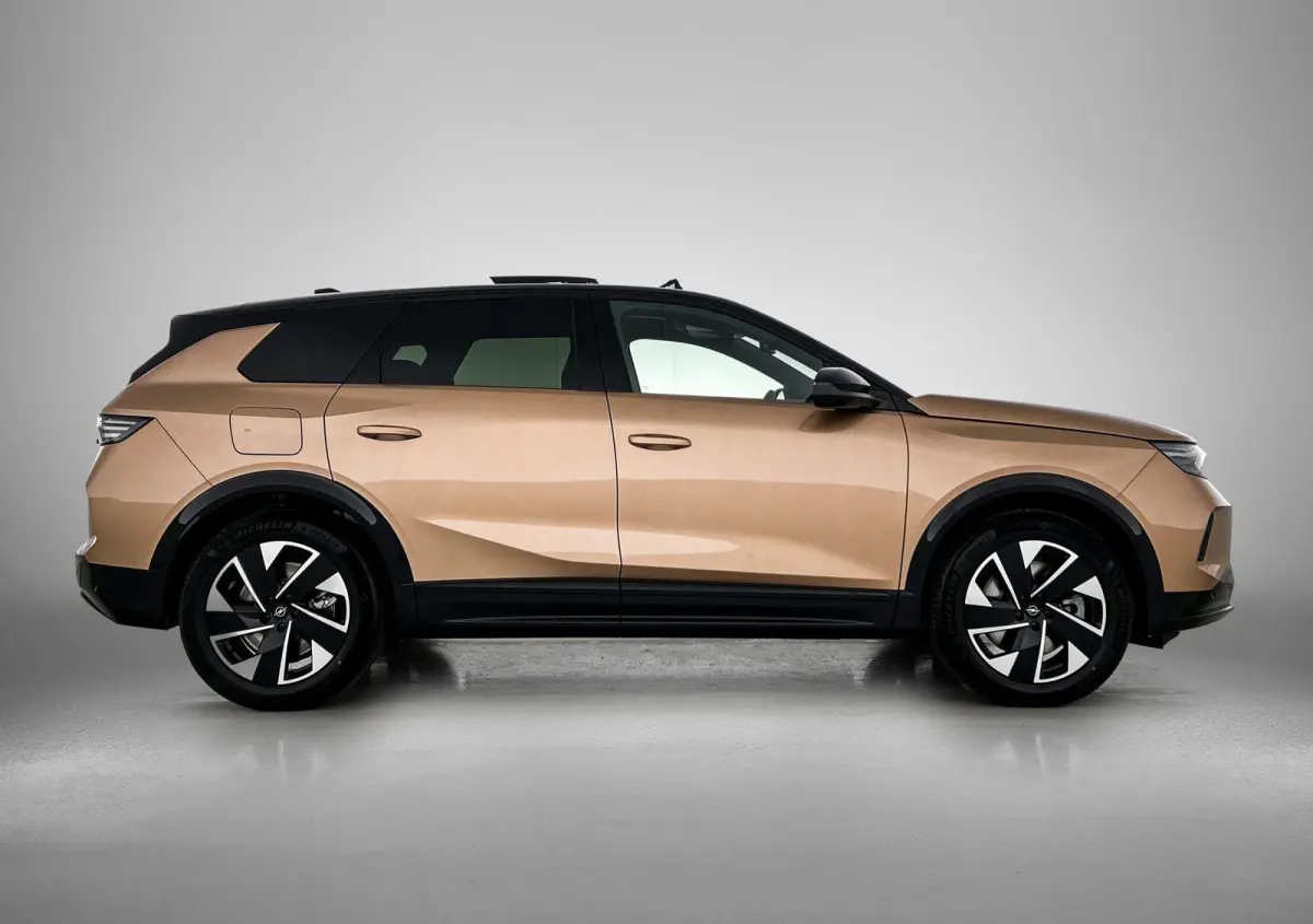 1.6 Plug-in-Hybrid GS 195pk Automaat | 8 JAAR GARANTIE | Schuif-/Kanteldak | Technoloy pakket | 360 Camera | Head-Up Display | Matrix-LED |
