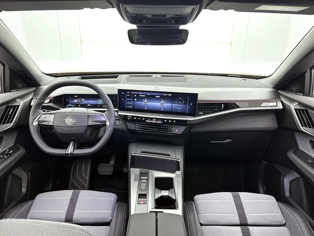 1.6 Plug-in-Hybrid GS 195pk Automaat | 8 JAAR GARANTIE | Schuif-/Kanteldak | Technoloy pakket | 360 Camera | Head-Up Display | Matrix-LED |