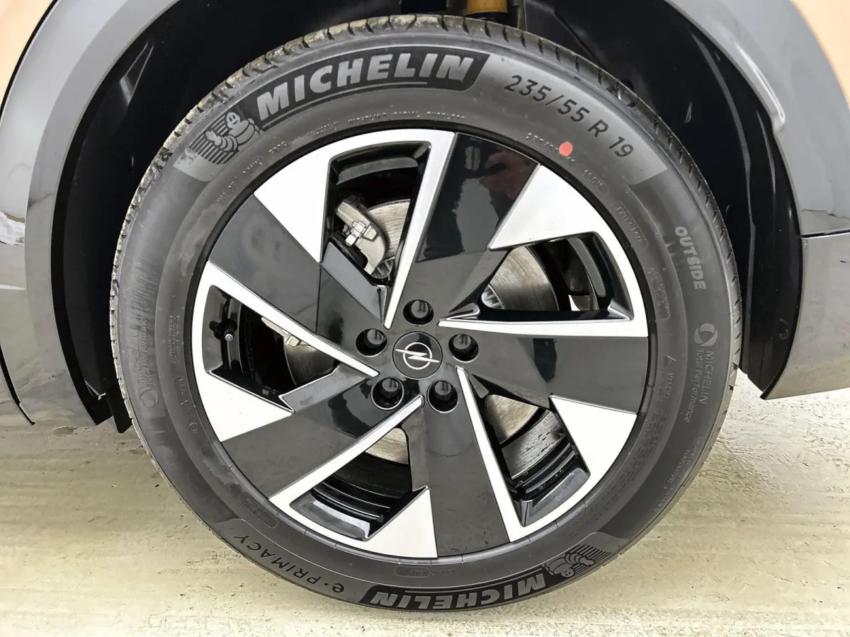 1.6 Plug-in-Hybrid GS 195pk Automaat | 8 JAAR GARANTIE | Schuif-/Kanteldak | Technoloy pakket | 360 Camera | Head-Up Display | Matrix-LED |