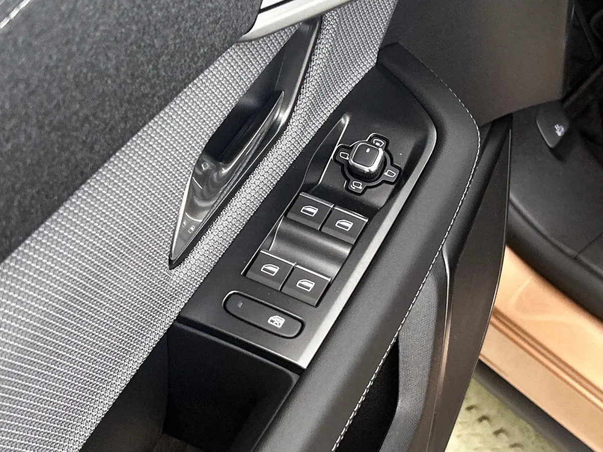1.6 Plug-in-Hybrid GS 195pk Automaat | 8 JAAR GARANTIE | Schuif-/Kanteldak | Technoloy pakket | 360 Camera | Head-Up Display | Matrix-LED |