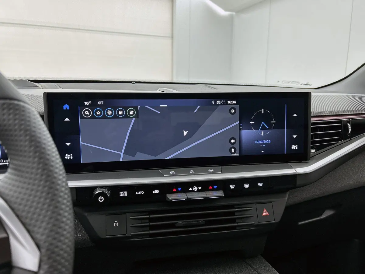 1.6 Plug-in-Hybrid GS 195pk Automaat | 8 JAAR GARANTIE | Schuif-/Kanteldak | Technoloy pakket | 360 Camera | Head-Up Display | Matrix-LED |