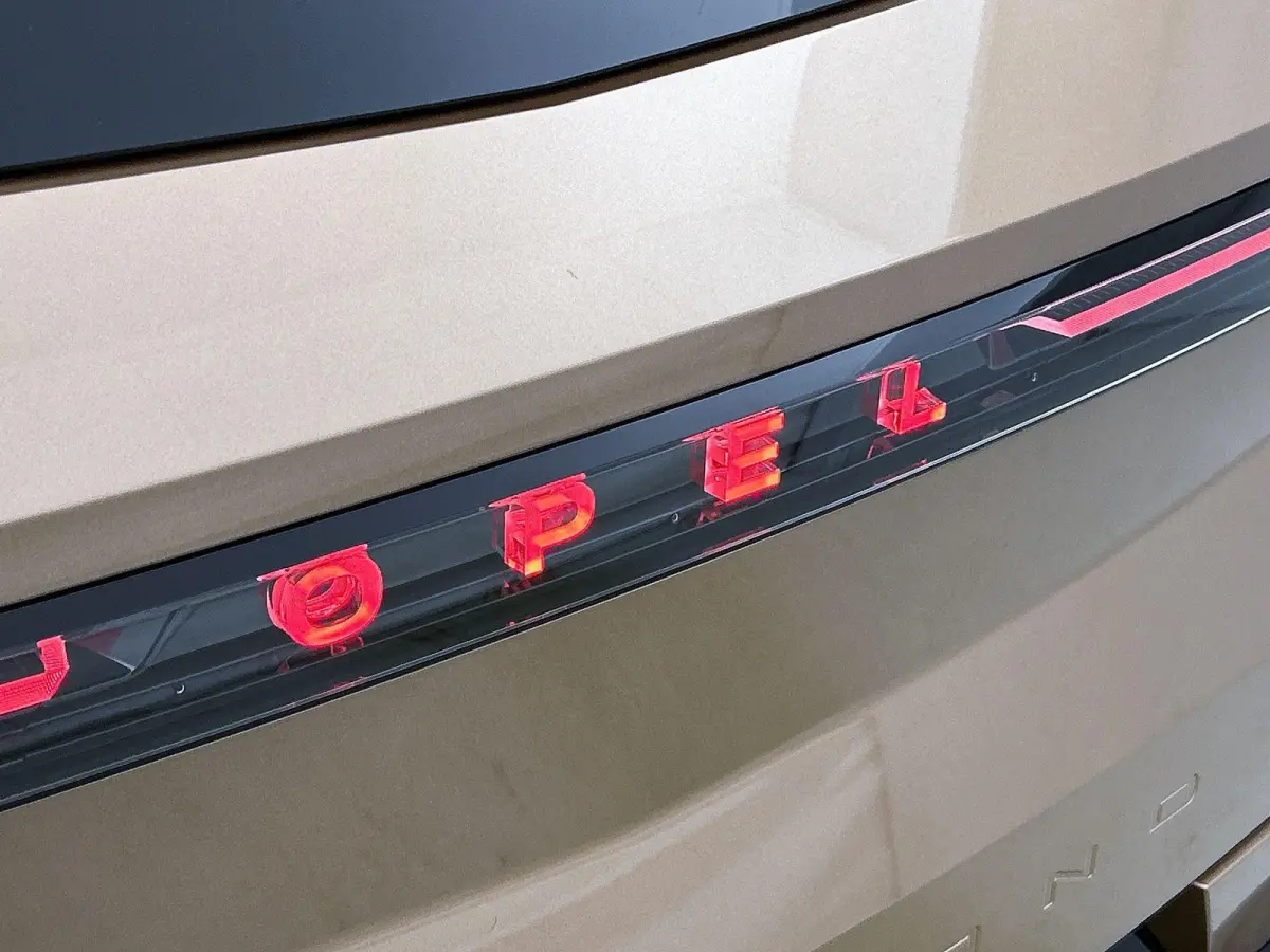 1.6 Plug-in-Hybrid GS 195pk Automaat | 8 JAAR GARANTIE | Schuif-/Kanteldak | Technoloy pakket | 360 Camera | Head-Up Display | Matrix-LED |