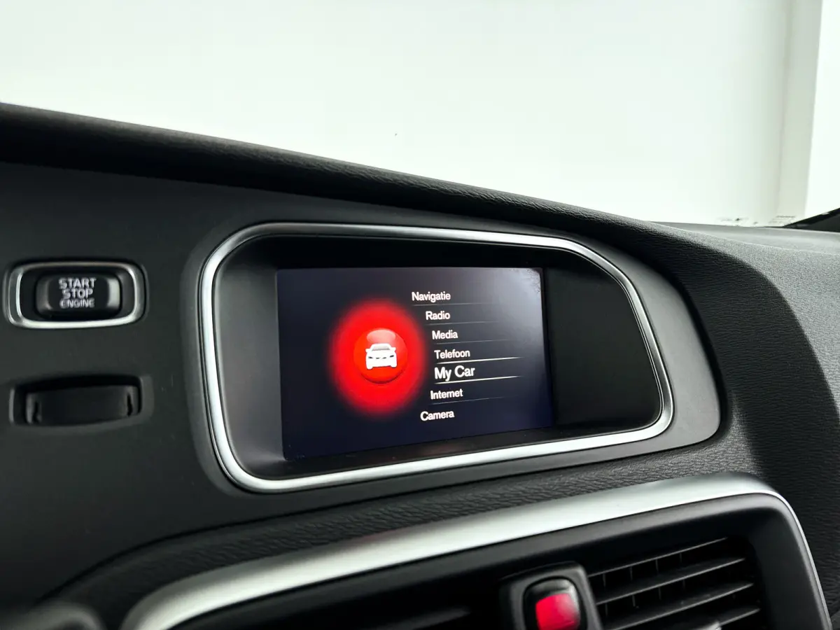 T3 Polar+ Sport | Panoramadak | Parkeercamera | Harman Kardon | Stoelverwarming