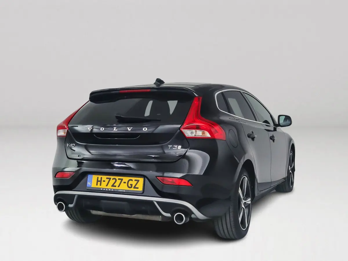 T3 Polar+ Sport | Panoramadak | Parkeercamera | Harman Kardon | Stoelverwarming