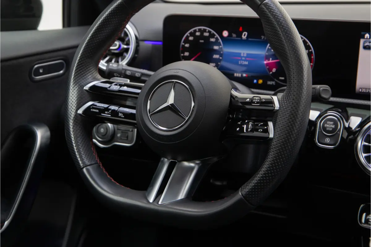 180 AMG Nightpakket, Pano, Widescreen, Sfeerverlichting