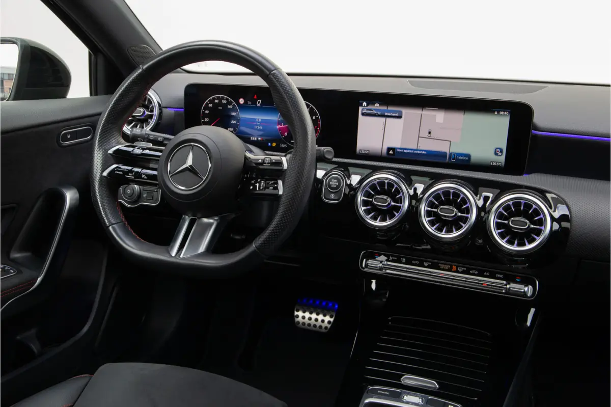 180 AMG Nightpakket, Pano, Widescreen, Sfeerverlichting