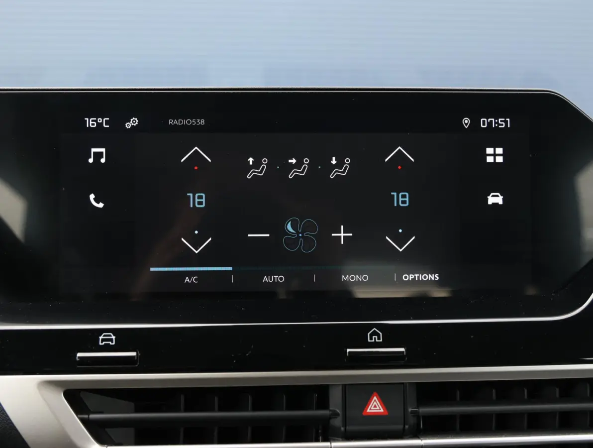 You 50 kWh Navigatie | Climate Control | Camera | Apple Carplay & Android Auto