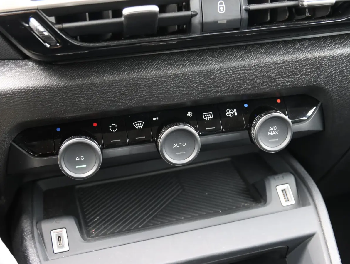 You 50 kWh Navigatie | Climate Control | Camera | Apple Carplay & Android Auto