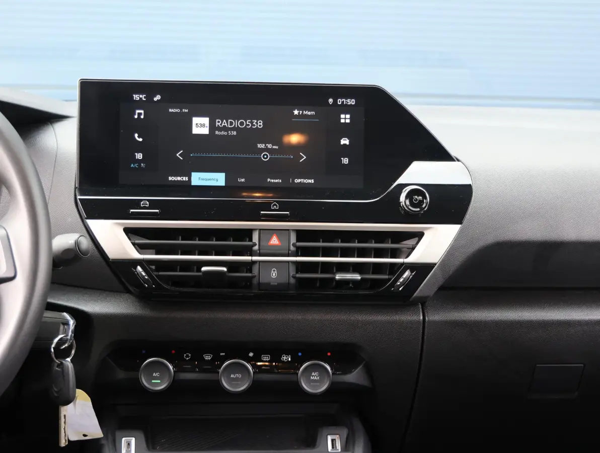 You 50 kWh Navigatie | Climate Control | Camera | Apple Carplay & Android Auto