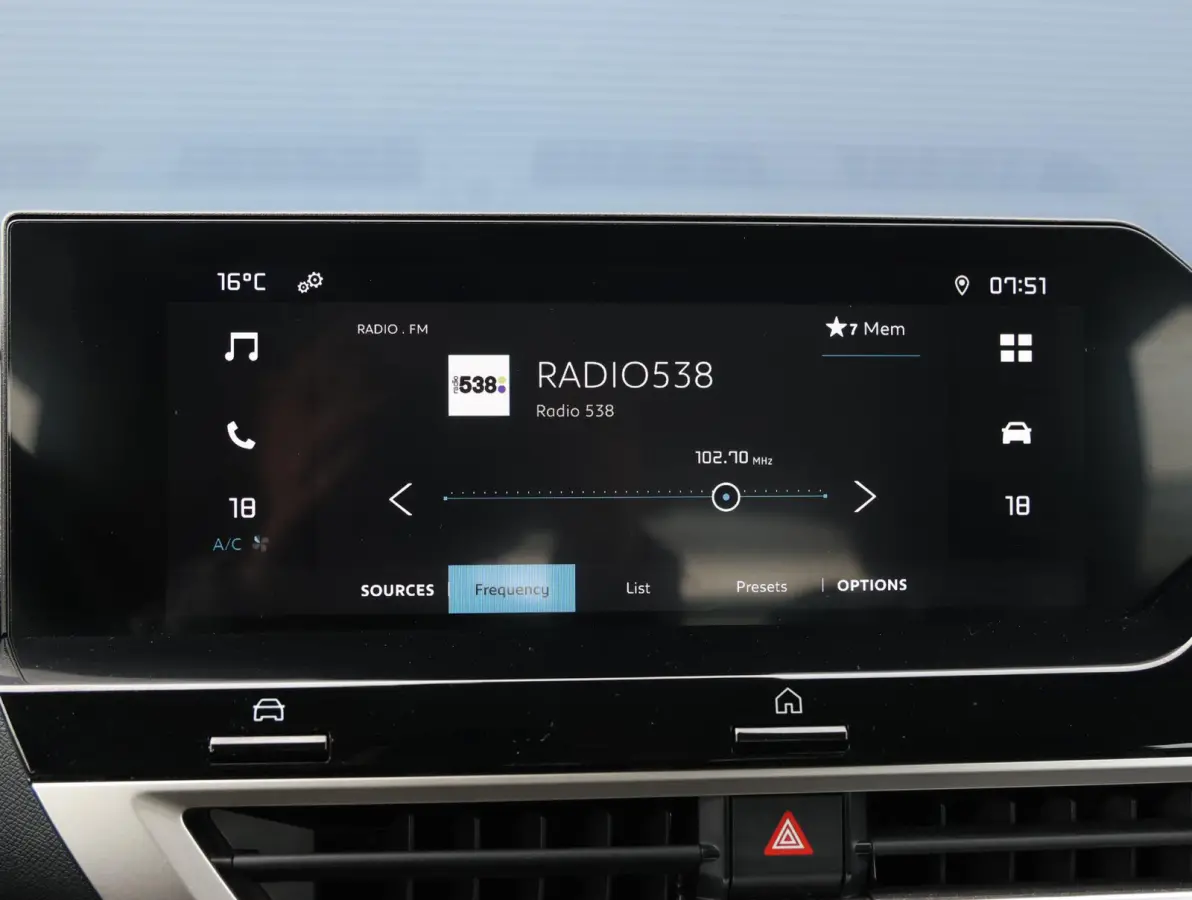 You 50 kWh Navigatie | Climate Control | Camera | Apple Carplay & Android Auto