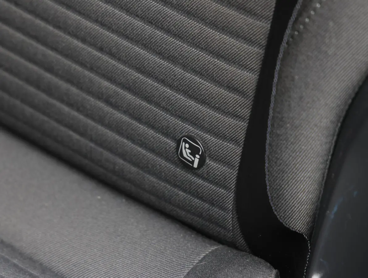 1.0 Titanium Navigatie | Airco | Lage KM | Dealer onderhouden | Trekhaak | Apple Carplay & Android Auto | All-season