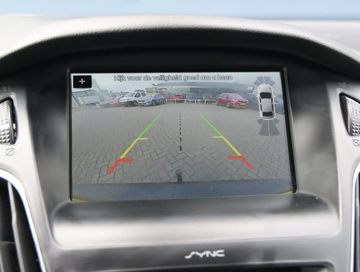 1.0 Titanium Navigatie | Airco | Lage KM | Dealer onderhouden | Trekhaak | Apple Carplay & Android Auto | All-season