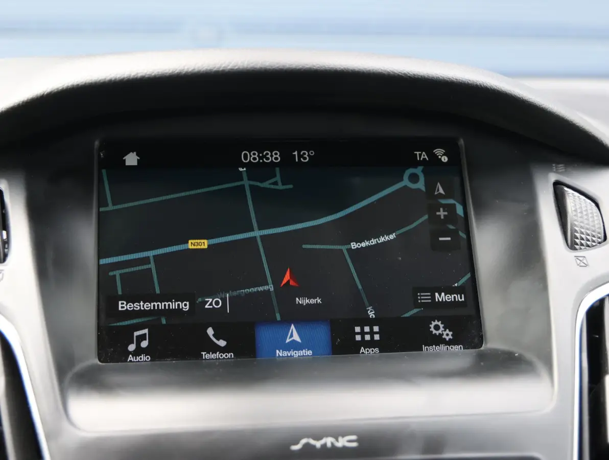1.0 Titanium Navigatie | Airco | Lage KM | Dealer onderhouden | Trekhaak | Apple Carplay & Android Auto | All-season