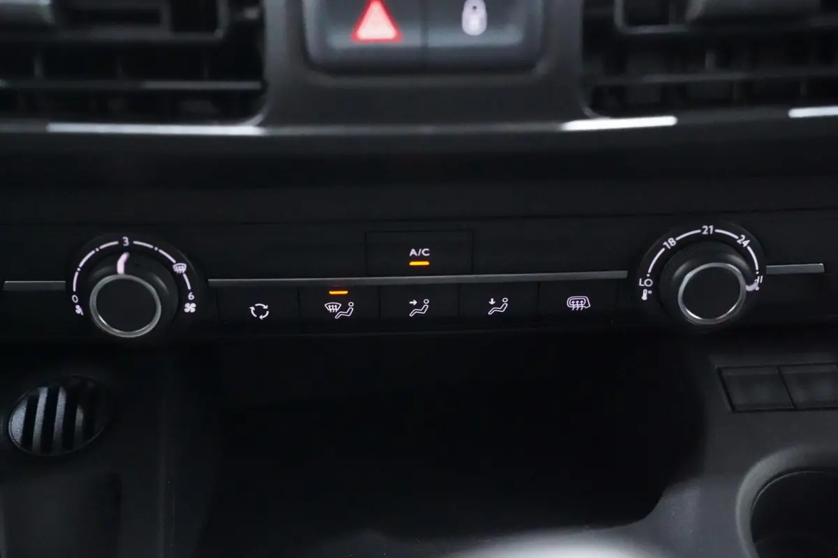 1.5 BlueHDI 130 pk L2H1 Navi, Imperiaal Cruise Control, Airco, NAP, 2-Zits